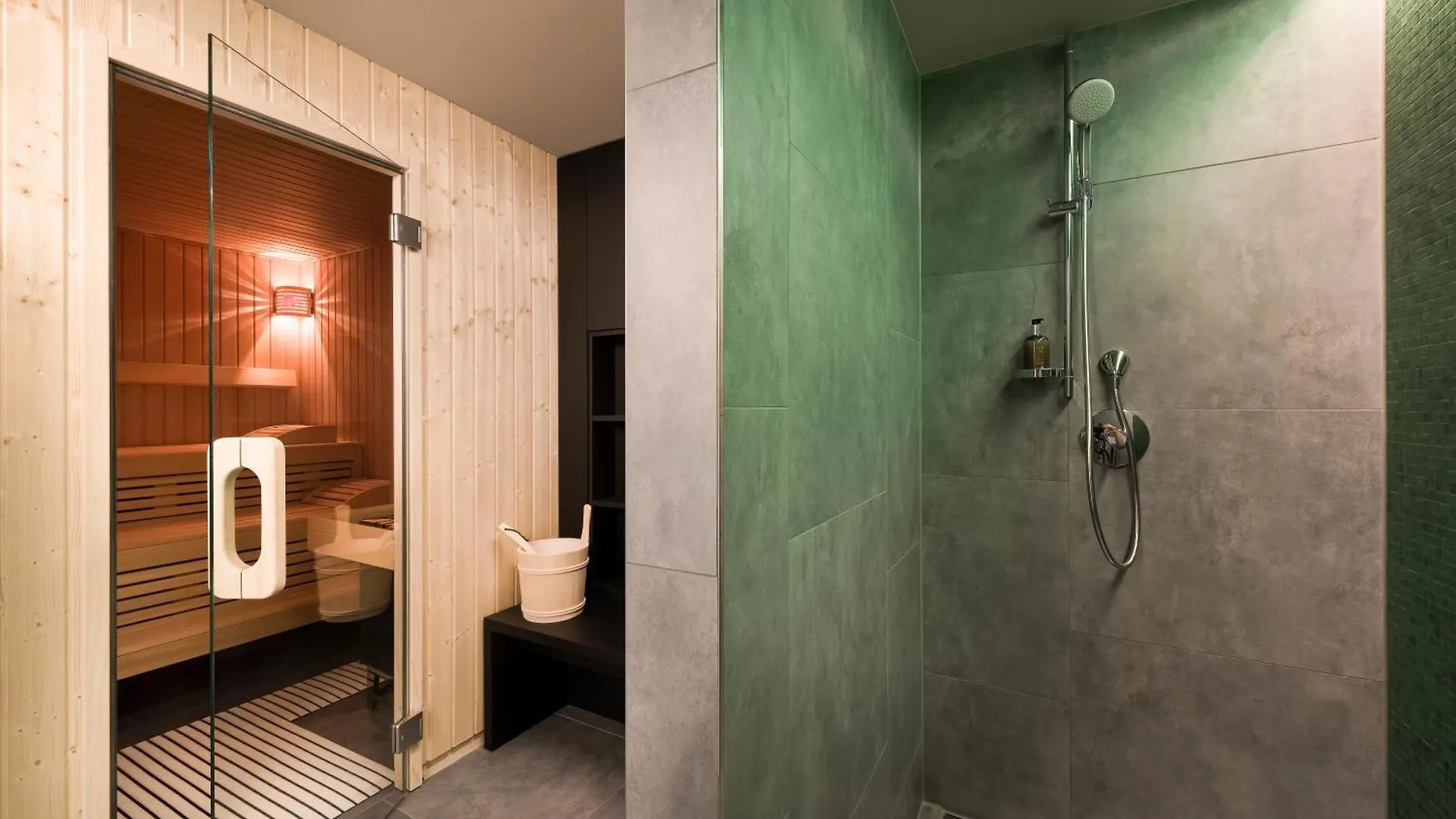 Adina Apartment Hotel Hamburg Speicherstadt 4*,